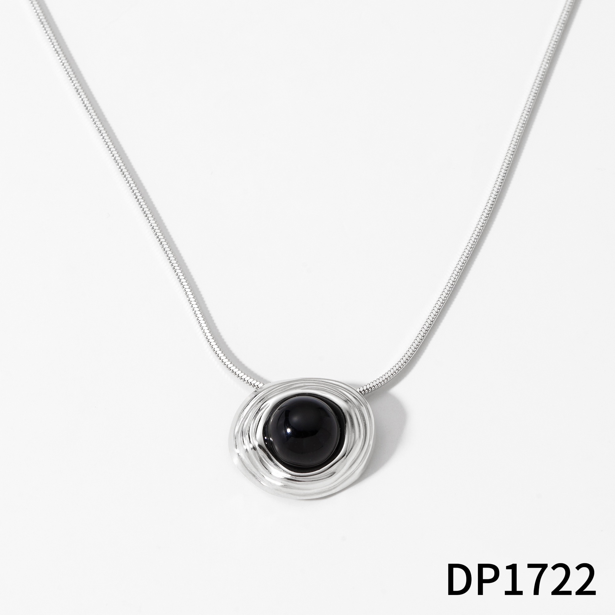 Collar Cadena Fina con Dije Medallón Redondo Dorado – Acero Inoxidable 316L | Diseño Colgante Elegante - Imagen 1